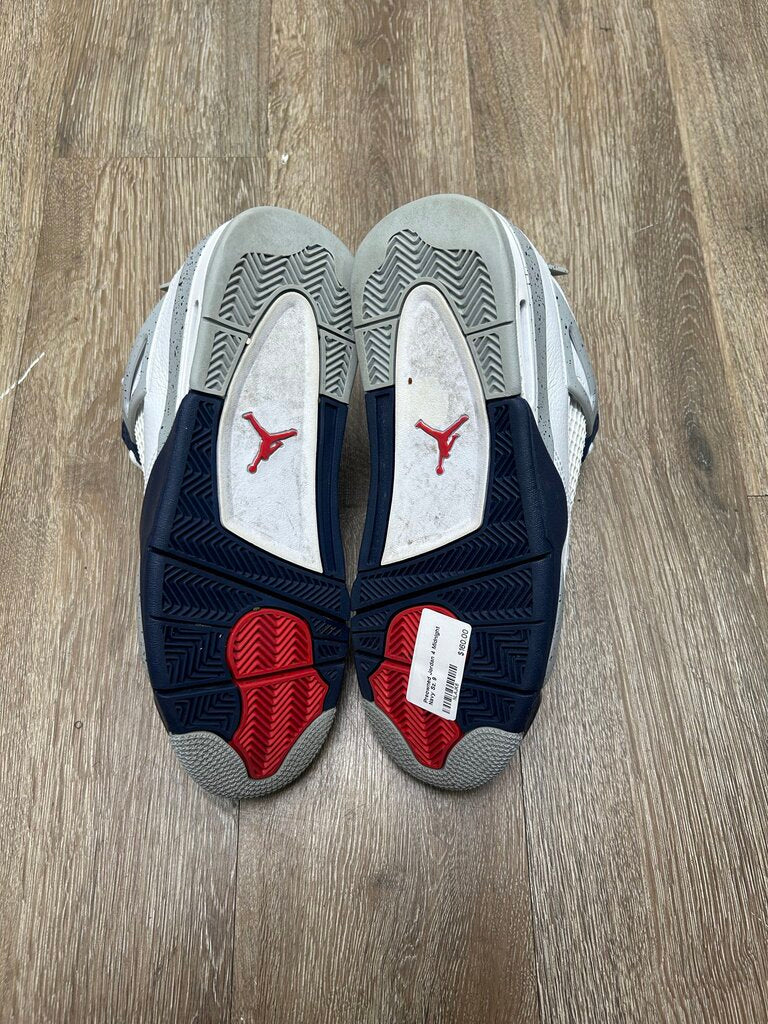 Preowned Jordan 4 Midnight Navy Sz. 9