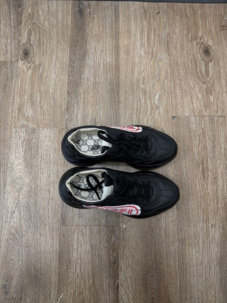 Preowned Gucci Black Red Size 8 (No Box, No Insole)