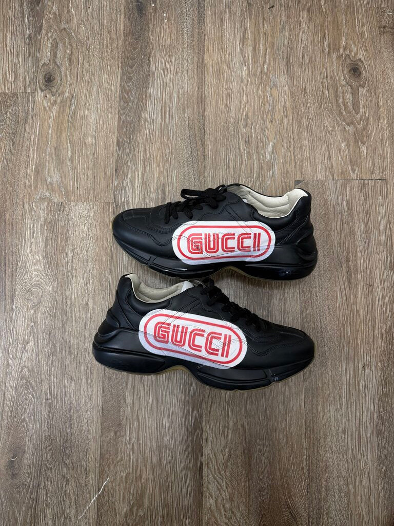 Preowned Gucci Black Red Size 8 (No Box, No Insole)