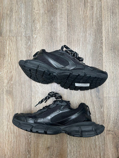 Preowned Balenciaga 3Xl Triple Black Sz.42 (No Box)