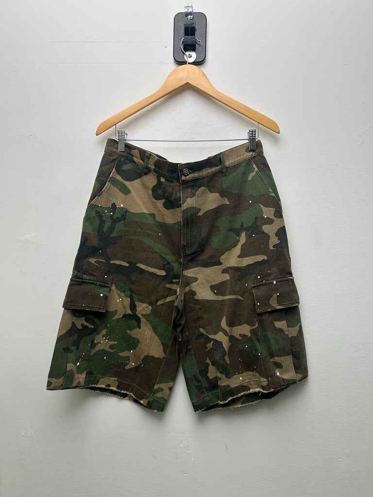 New HMDD Camo Cargo Shorts Size Large