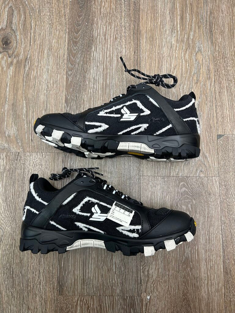 New Sicko Hiking Sneaker Black White Canvas Sz.8.5