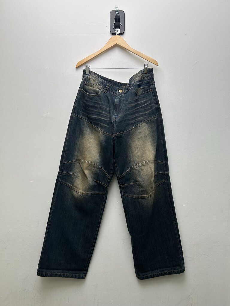 Preowned Hidden Season Dark Wash Denim Size Large