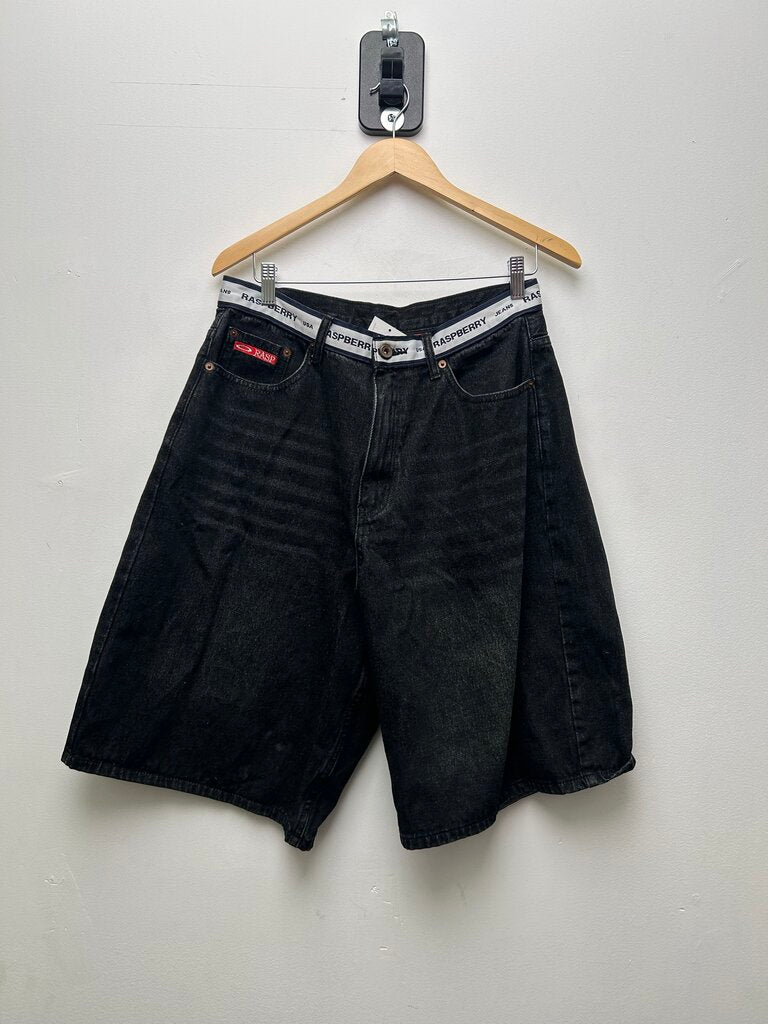 Preowned Gv Gallery Black Jean Short Size Small