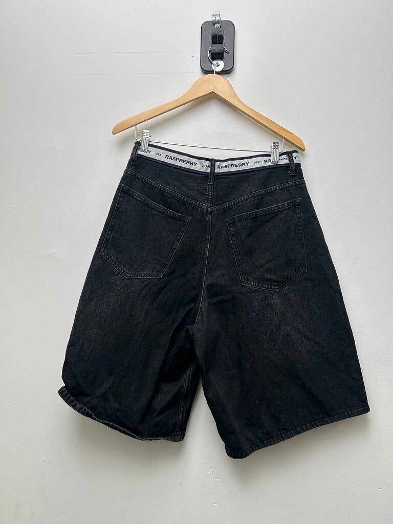 Preowned Gv Gallery Black Jean Short Size Small
