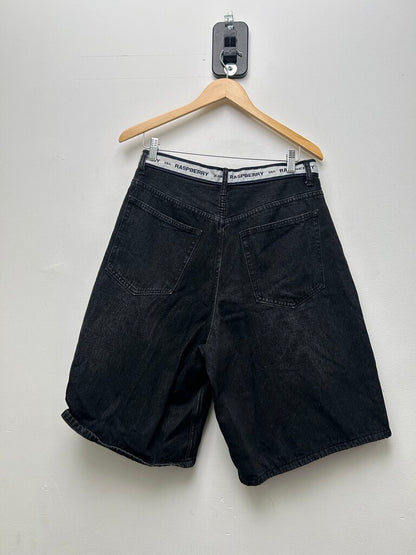 Preowned Gv Gallery Black Jean Short Size Small