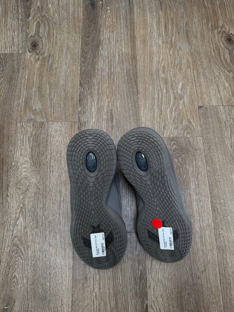 Preowned SGA 001 Grey Size 7 (No Box)