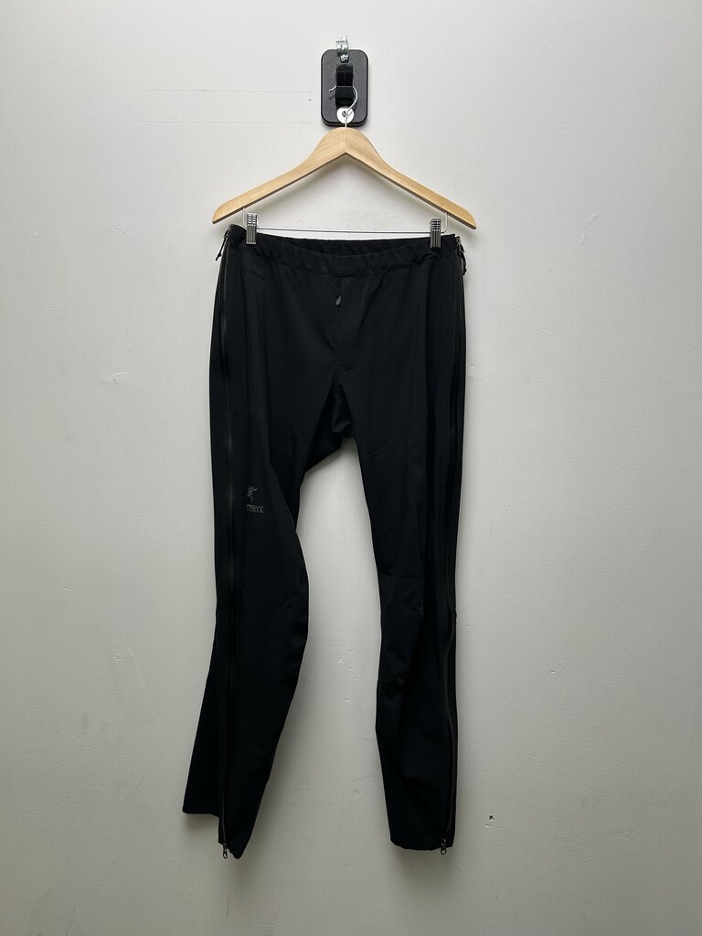 Preowned Arcteryx Black Shell Pants sz.S