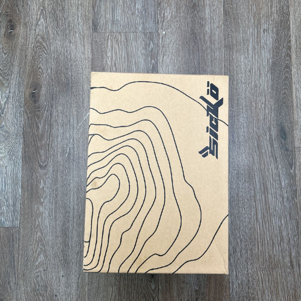 New Sicko Hiking 424 White Red Size 10
