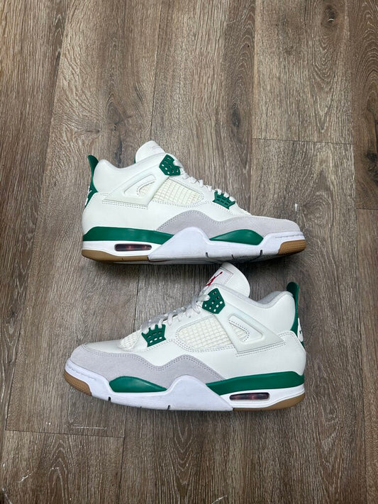 Preowned Jordan 4 Sb Pine Green Sz.8.5