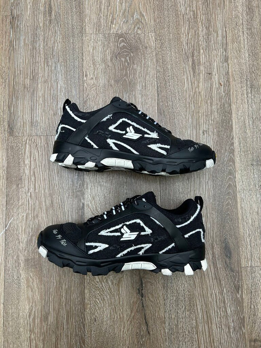 New Sicko Hiking Sneaker Distressed Black Sz 9
