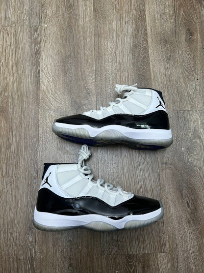 Preowned Jordan 11 Concord Sz 8