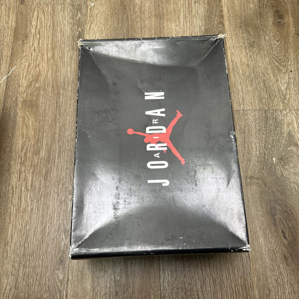 Preowned Jordan 11 Concord Sz 8