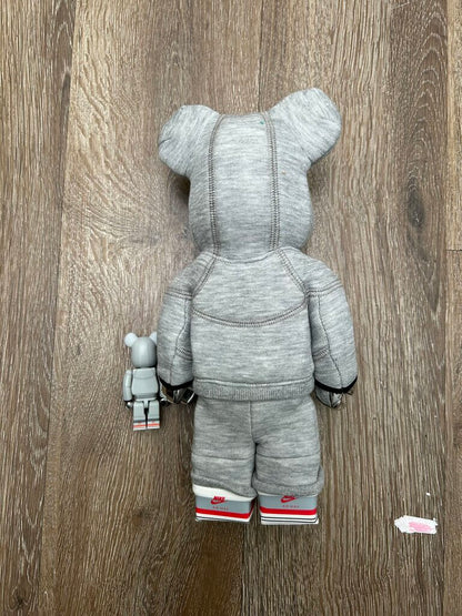 New Nike Tech Fleece Bearbrick 400% 100%
