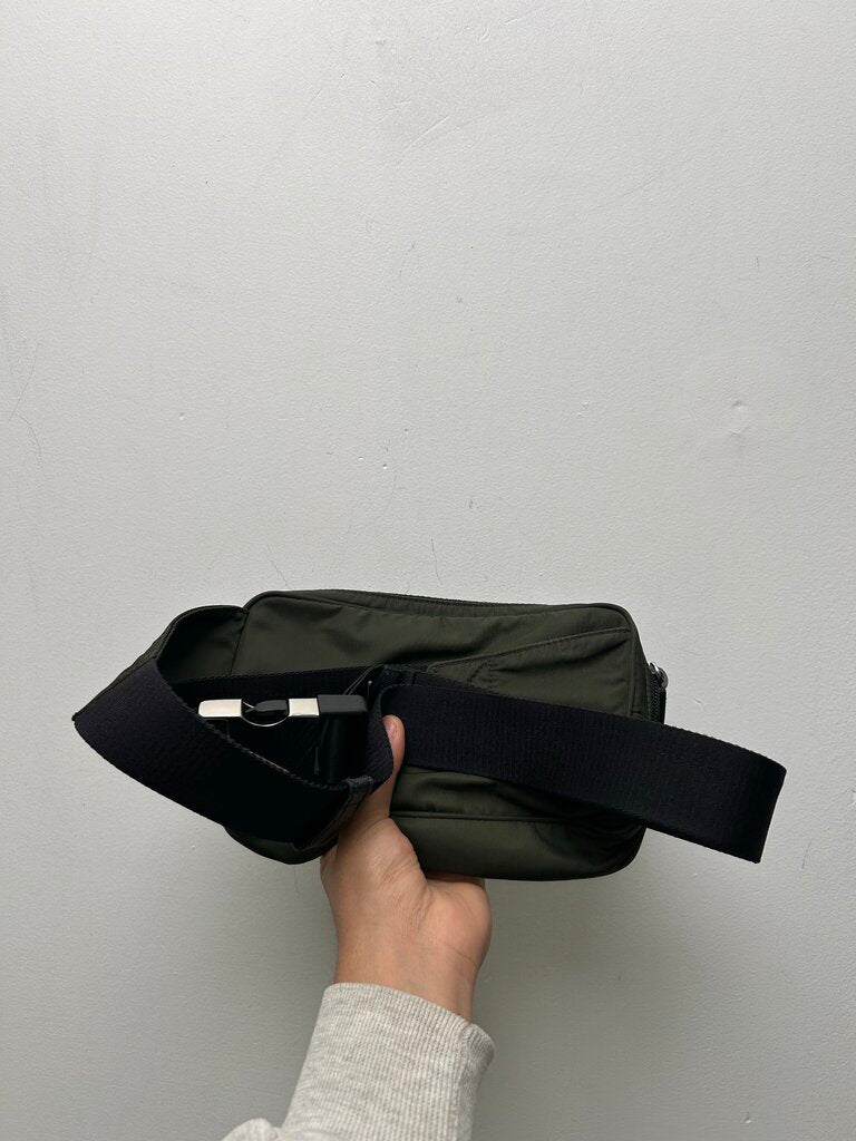 Preowned Prada Green Nylon Fanny Pouch