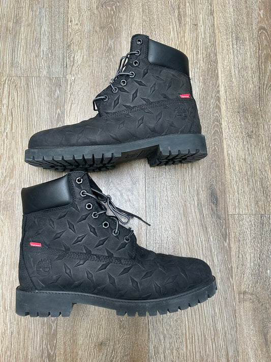 Preowned Supreme Black Timberland Size 9.5