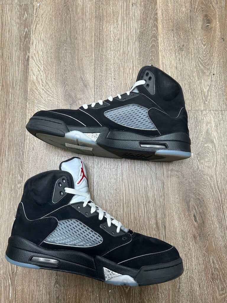 Preowned Jordan 5 Metallic Size 12