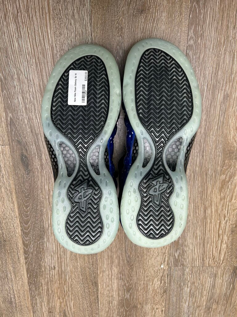 New Nike Foam Galaxy Sz 10