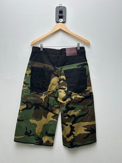 New Boredom Kills Camo Double Waist Shorts Size 36