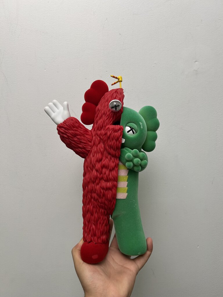 Preowned KAWS KACHAMUKKU Half Green Half Red Figure (NO BOX)(FLAW)