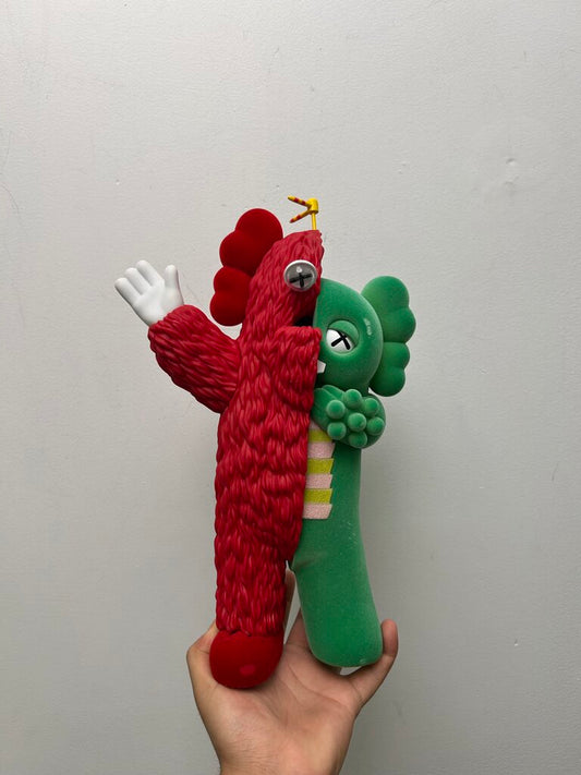 Preowned KAWS KACHAMUKKU Half Green Half Red Figure (NO BOX)(FLAW)