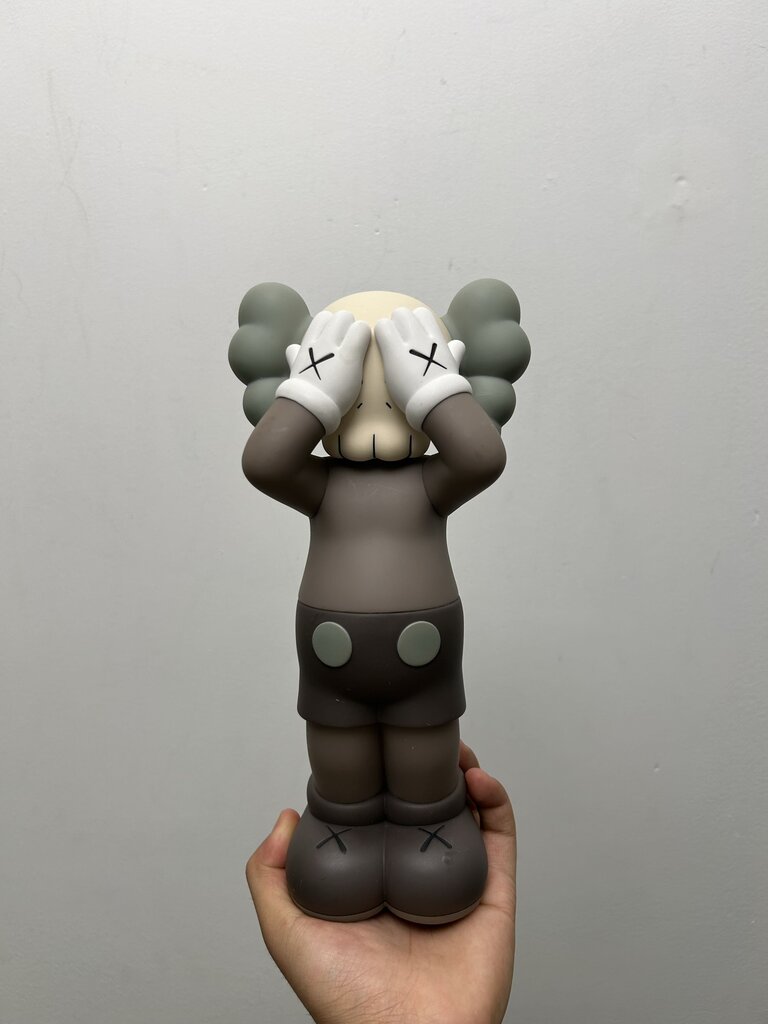Preowned KAWS Brown Holiday UK Cover Eyes Figure ( NO BOX)