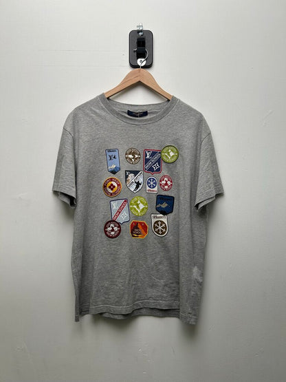 Preowned Louis Vuitton Grey Snowboard Logo Patch Tee Sz.Medium