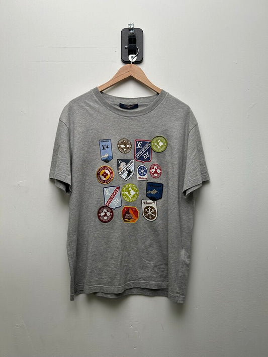 Preowned Louis Vuitton Grey Snowboard Logo Patch Tee Sz.Medium