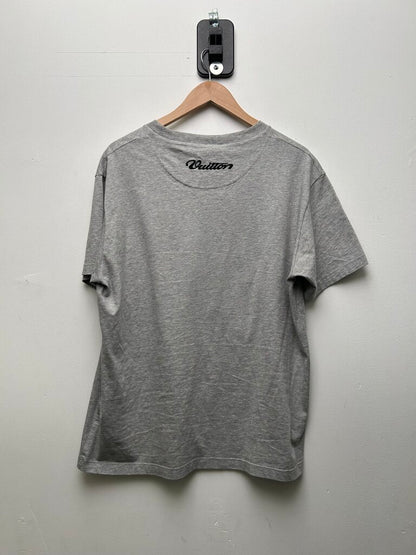 Preowned Louis Vuitton Grey Snowboard Logo Patch Tee Sz.Medium