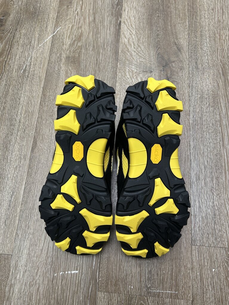 New Sicko Hiking Shoe Yellow Black size 7