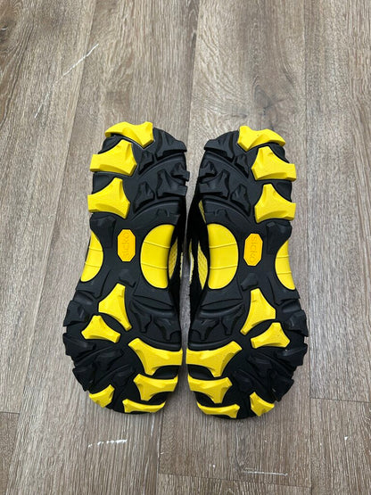 New Sicko Hiking Shoe Yellow Black size 7