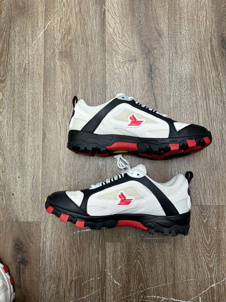 New Sicko Hiking Shoe White Red size 8