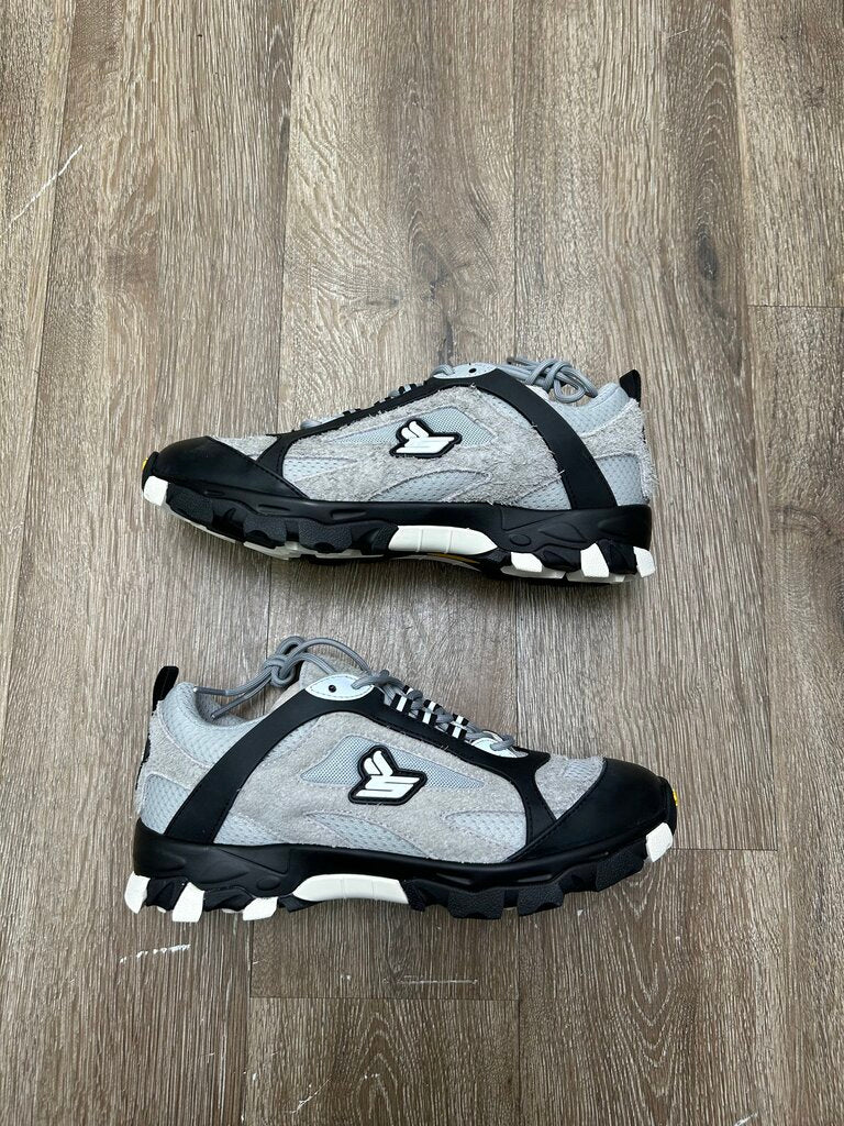 New Sicko Hiking Shoe Grey Black size 10
