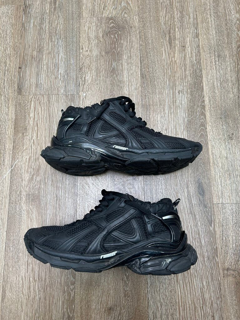Preowned Balenciaga Black & Black Runner Sz.43