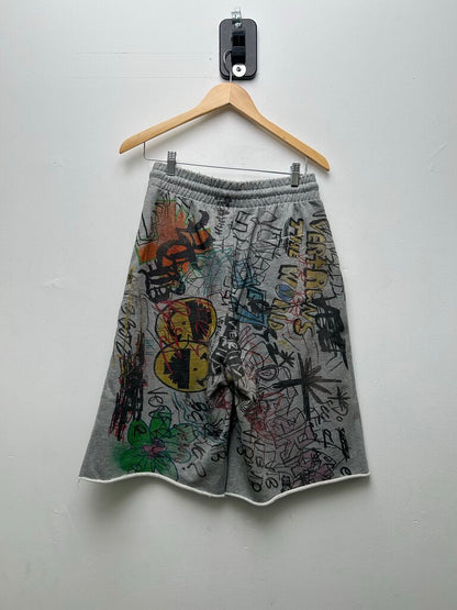 New Vertebrae Graffiti Shorts Size Small