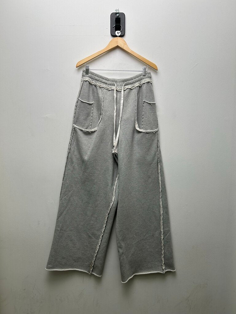Preowned HMDD Grey Inside Out Sweatpants Size Medium