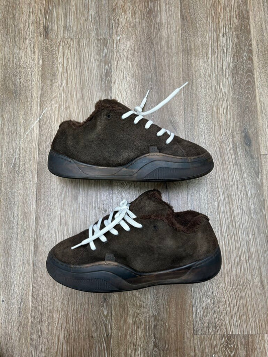 Preowned ERL Vamp Brown White Sz.9