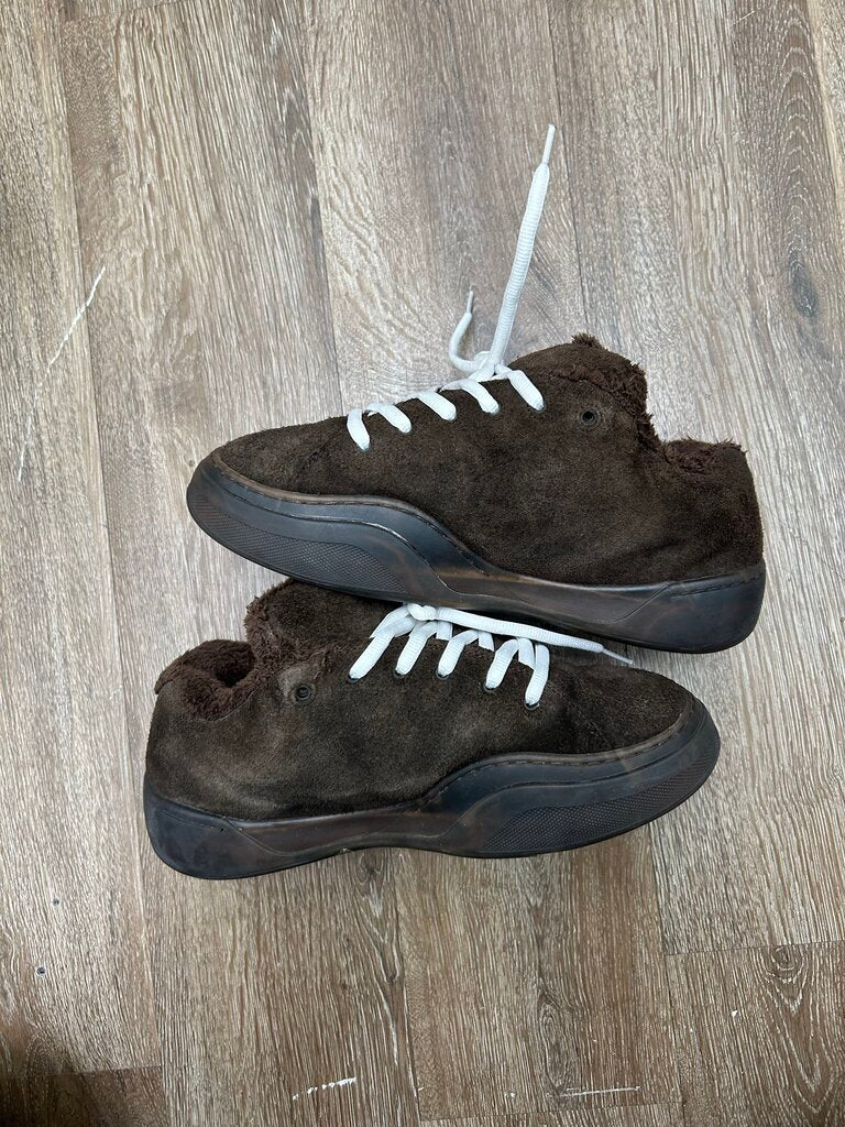Preowned ERL Vamp Brown White Sz.9