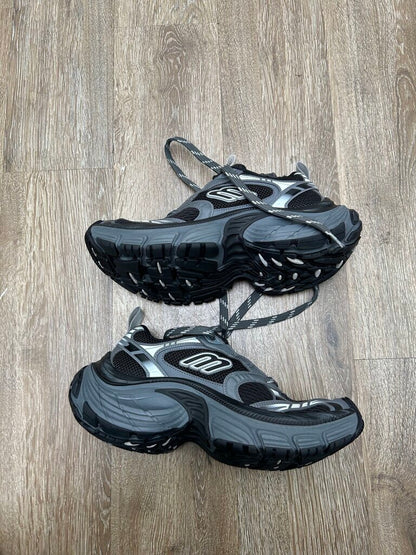 Preowned Balenciaga 6XL Black Size 41