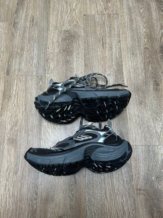 Preowned Balenciaga 6XL Black Size 41