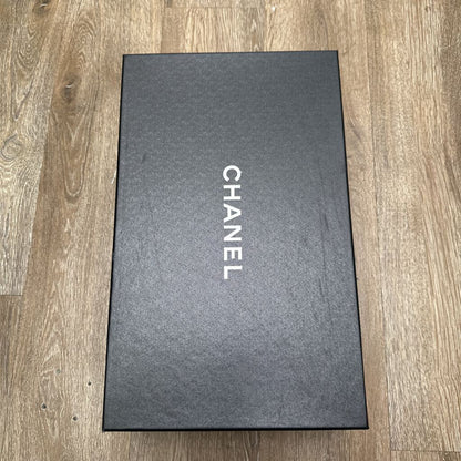 Preowned Chanel Triple White Sneaker sz.46