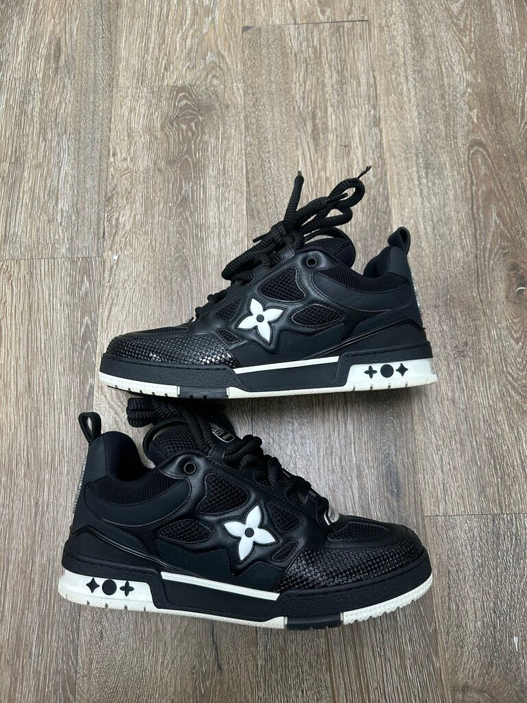 Preowned Louis Vuitton Black Skate Size 7.5LV (9.5M)