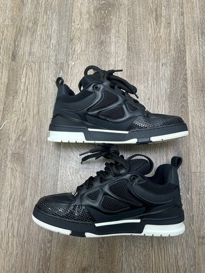 Preowned Louis Vuitton Black Skate Size 7.5LV (9.5M)