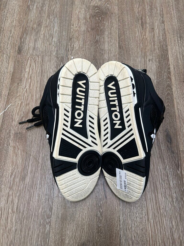 Preowned Louis Vuitton Black Skate Size 7.5LV (9.5M)