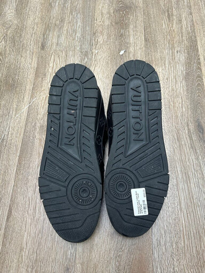 Preowned Louis Vuitton Black Monogram Leather Trainer sz.12LV(14M)