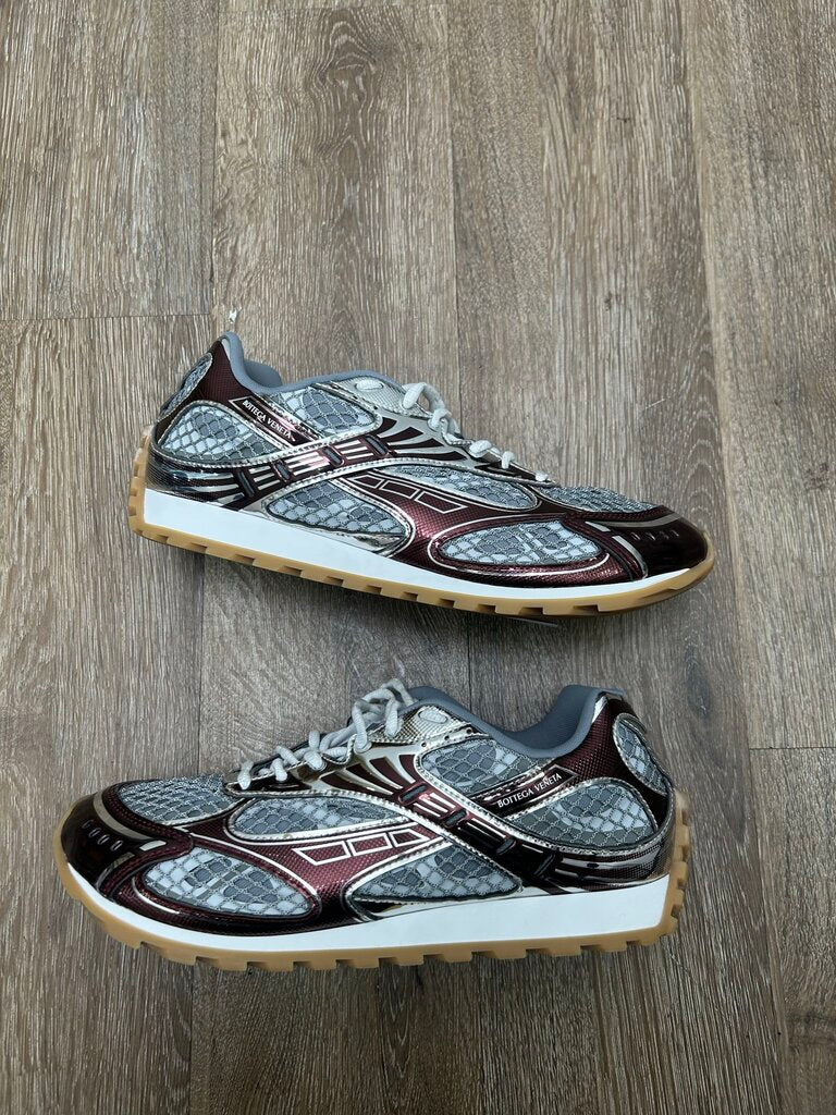 Preowned Bottega Orbit Silver Maroon Size 44 (DAMAGED BOX)