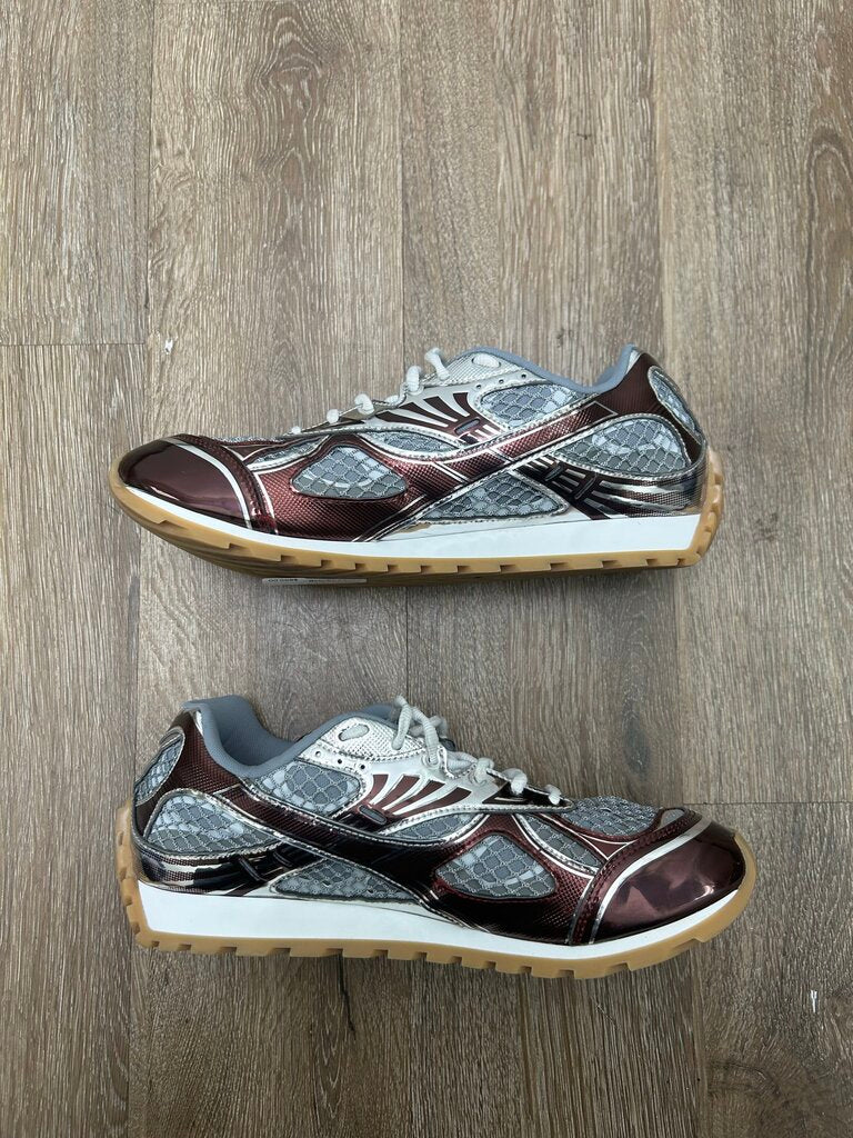 Preowned Bottega Orbit Silver Maroon Size 44 (DAMAGED BOX)