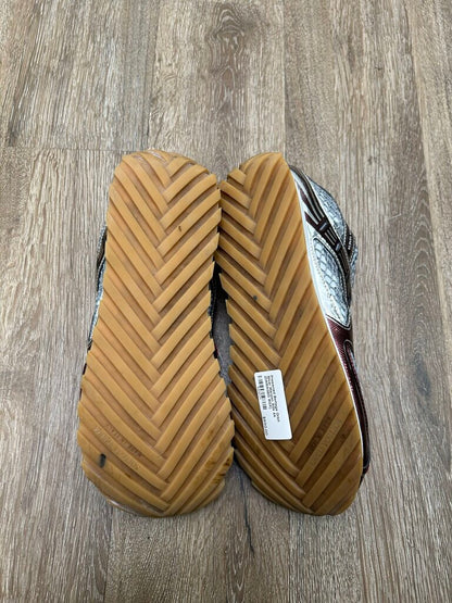 Preowned Bottega Orbit Silver Maroon Size 44 (DAMAGED BOX)