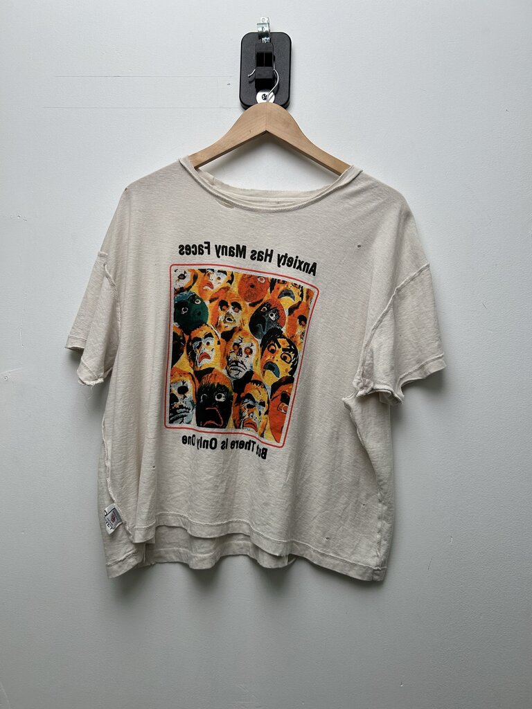 Preowned Paly Many Faces White Tee Size Small