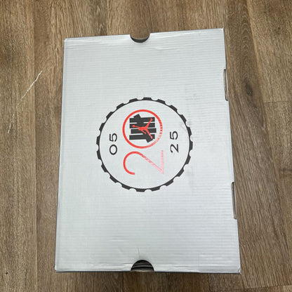 New Jordan 4 Undefeated Sz.10.5